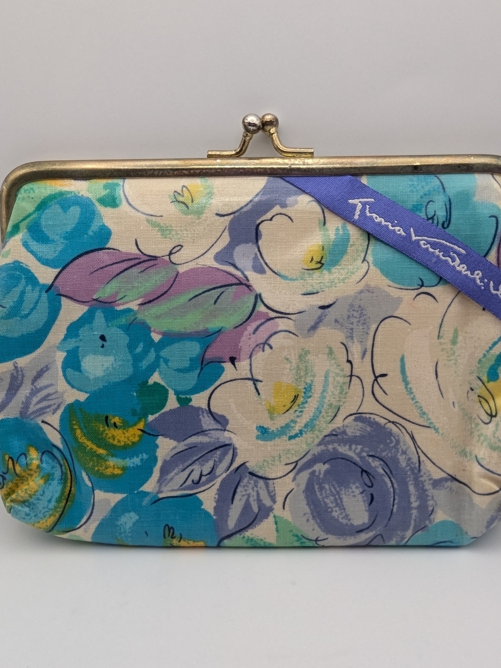 1980's Gloria Vanderbilt Kiss Clutch Makeup Bag